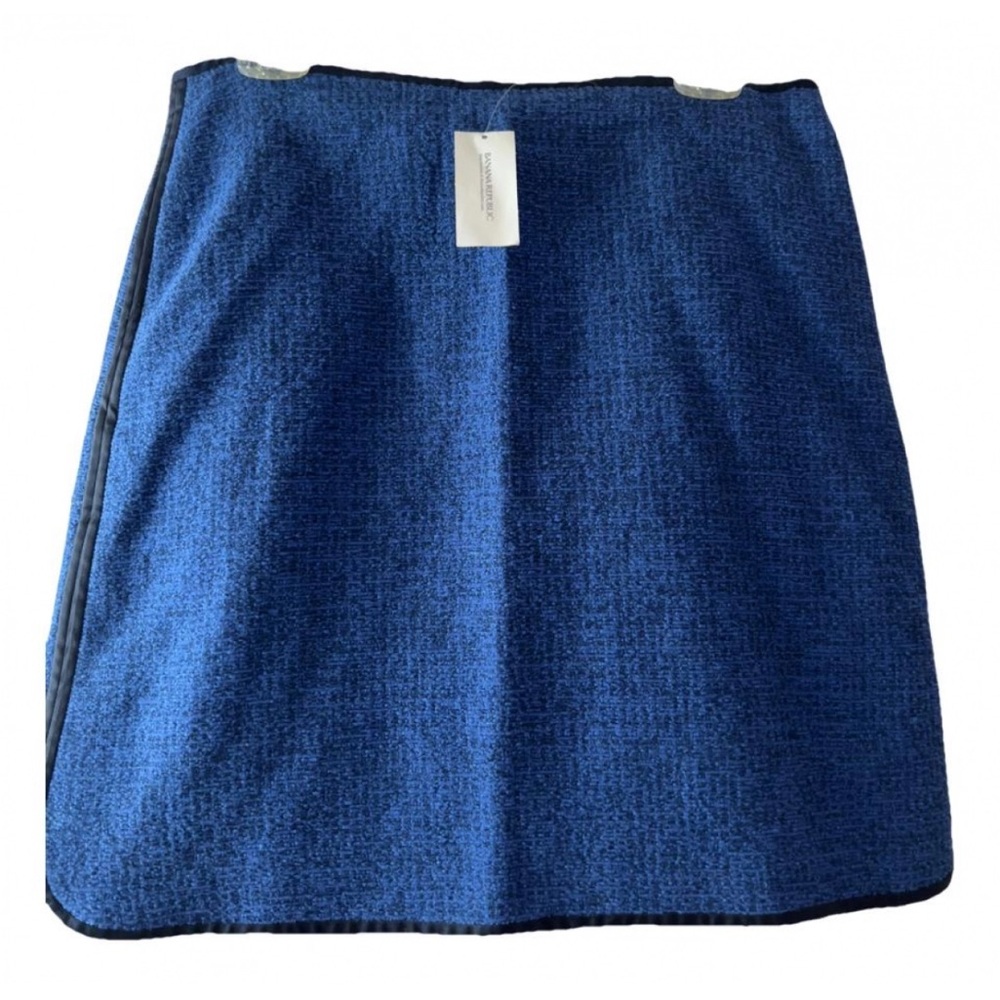 Brand new Banana Republic stylish fancy elegant knee length skirt.